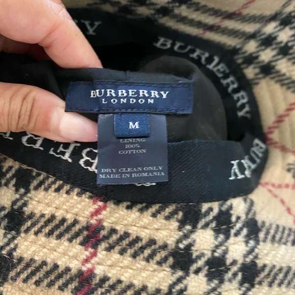 LIKE NEW🤎VINTAGE BURBERRY WOOL BUCKET HAT - Picture 8 of 9